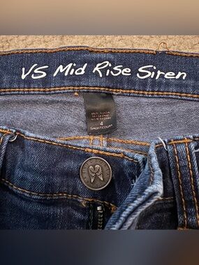 Y2K 2000s Victoria’s Secret Mid Rise Siren Skinny Jeans🪽 (SIZE 4 SHORT)